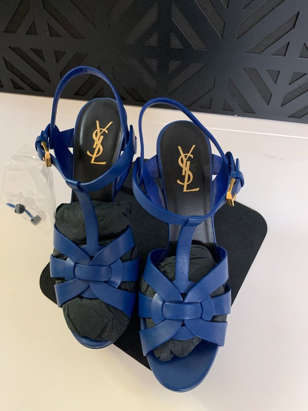 Yves Saint Laurent Heel